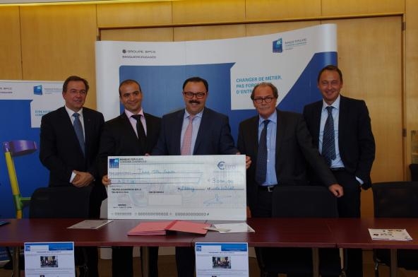 remise du chèque de partenariat entre la BPLC et l'AITB LC